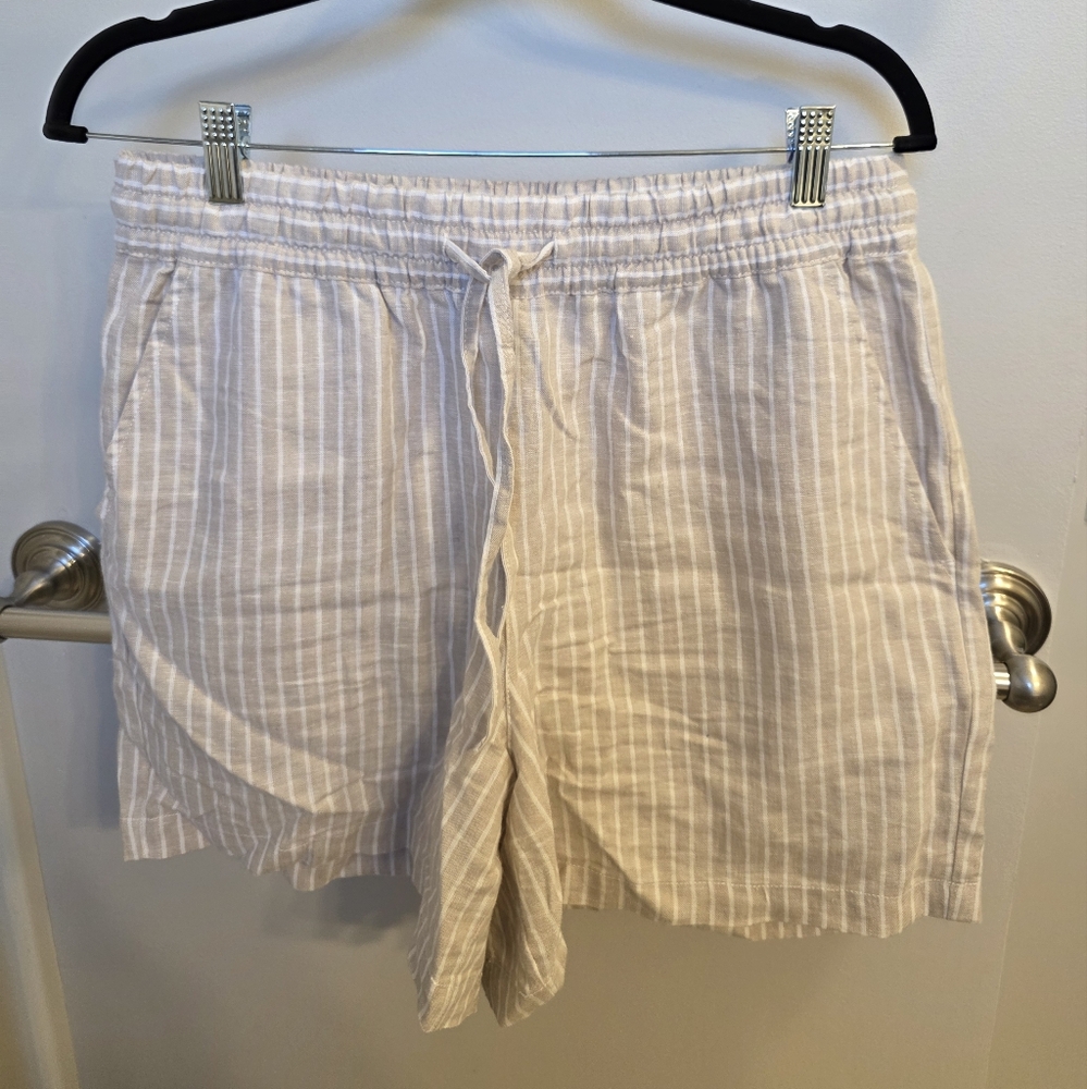 Cream Flat Front Shorts with Textured Pattern